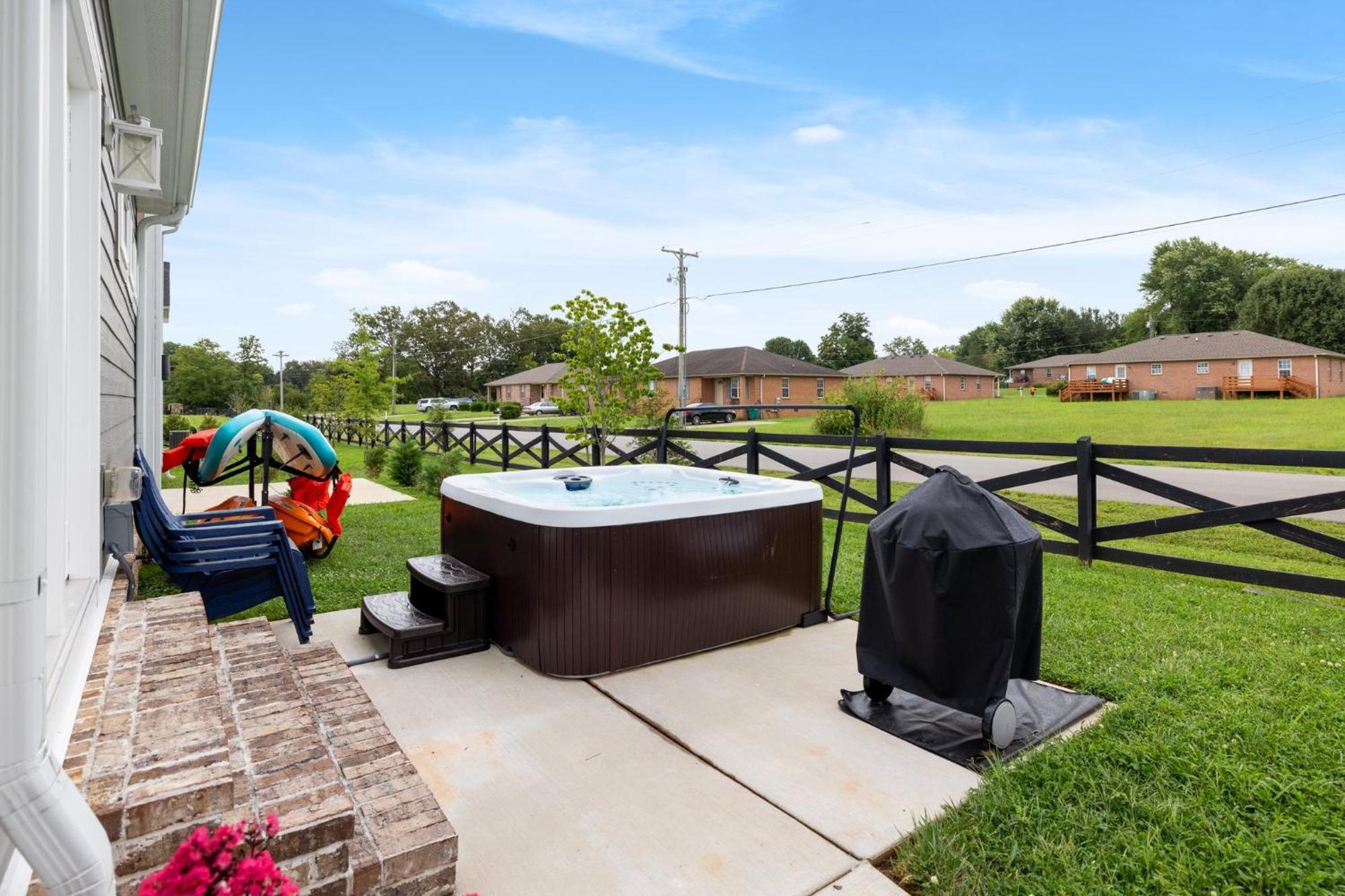 Cozy Lake Cottage W/ Kayaks, Sups, Pool & Firepit Winchester Dış mekan fotoğraf
